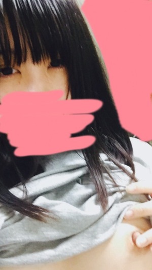 【人気記事】顔隠してても美少女とわかる黒髪ロング素人のエロ自撮り最高www 10