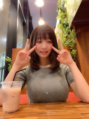やわらかたわわｗ形とサイズを兼ね備えてる着衣巨乳ちゃん画像！ 11