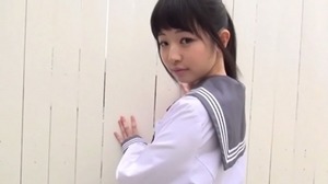 【清楚系ビッチ】大人しそうな顔して着エロに出てる女の子w