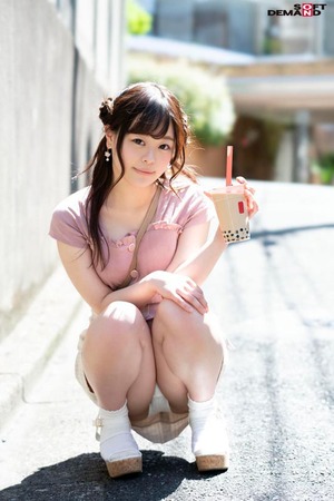 愛され純朴顏でＦカップのたゆゆん美巨乳という男に大切にされるタイプの女の子がＡＶに！ 2