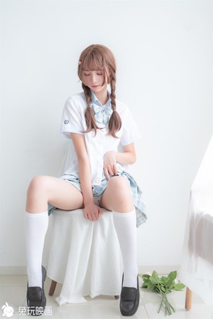 生足＆パンストの管理人がグッときた制服美少女のエロス画像！ 4