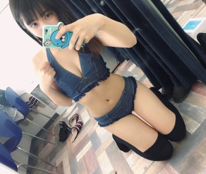 ま○こも見せるよｗｗｗ鏡を使ってエロスアピールする意識高い系清楚ビッチｗｗｗ 8