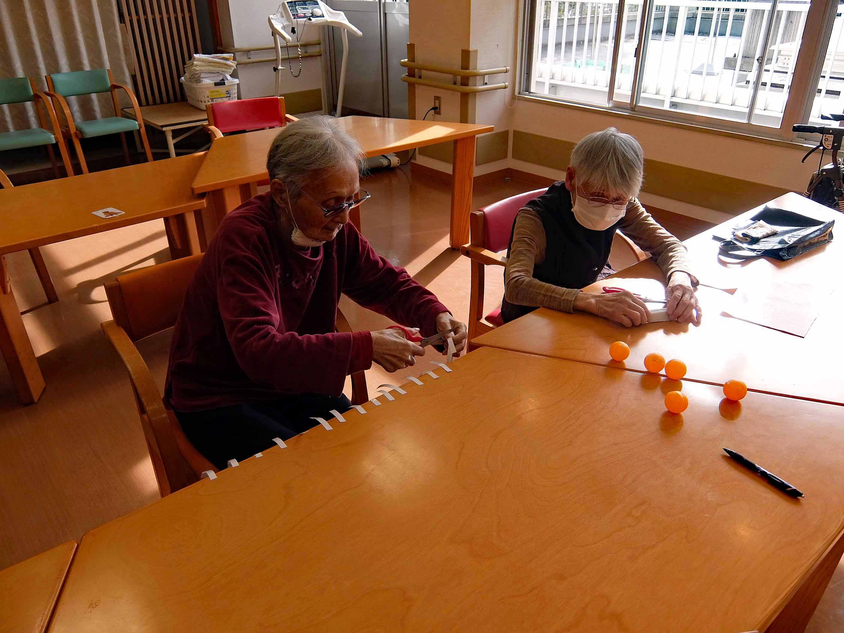 輪投げと的当てゲーム デイサービスせいわ園 広島 高齢者の生活ケア