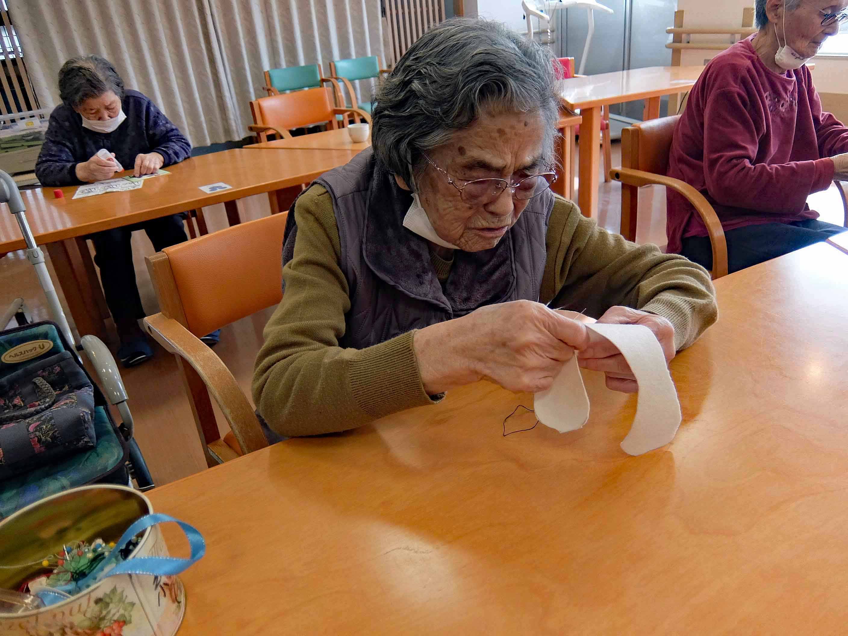 輪投げと的当てゲーム デイサービスせいわ園 広島 高齢者の生活ケア