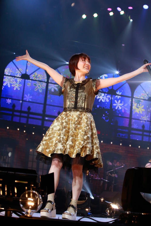 花澤香菜 武道館ライブが大成功だった模様 アンコールで 恋愛サーキュレーション を披露 声優メモ帳
