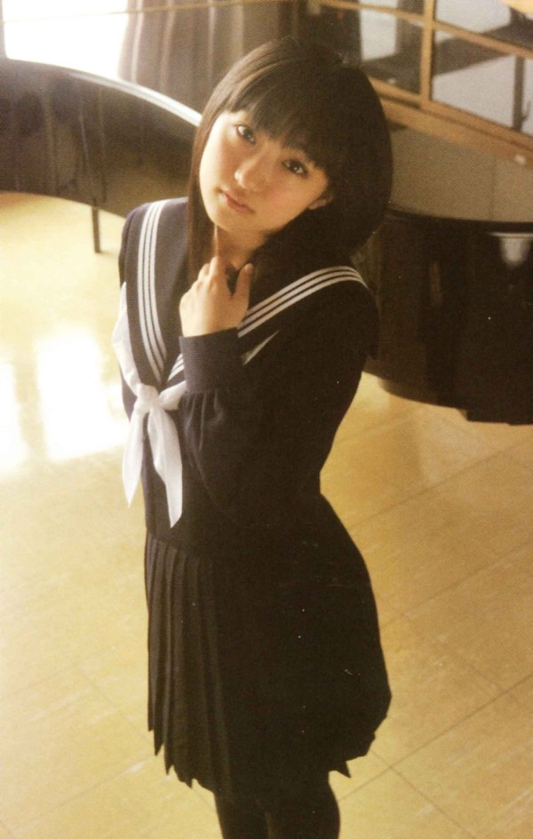 悠木碧 10代最後の制服グラビア 声優メモ帳 悠木碧 10代最後の制服グラビア 声優メモ帳