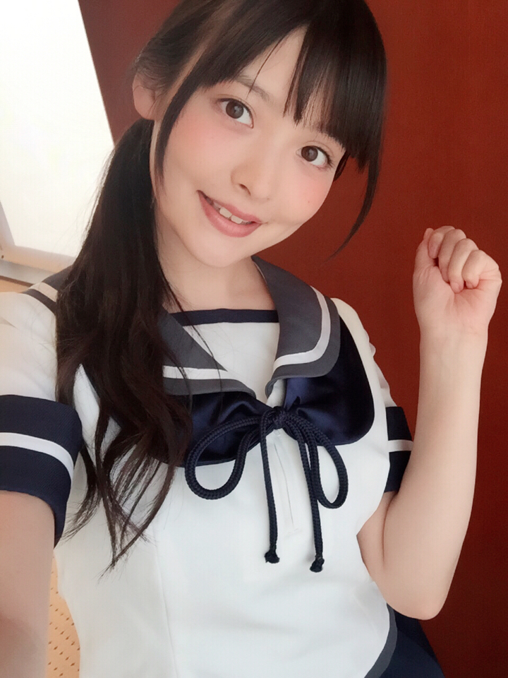 メモ帳のチラ裏 上坂すみれ 日高里菜 野水伊織による艦娘コスのオフショット 5件 声優メモ帳