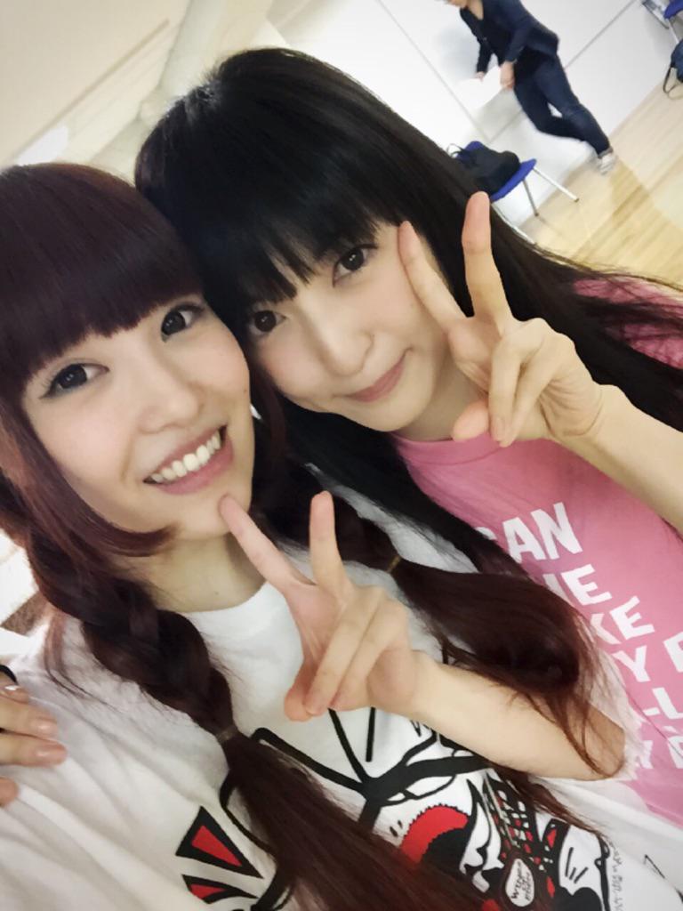 三森すずこ 神田沙也加 中学の同級生で同じクラスだった2人がアニメロサマーライブ 15で同じ舞台に立つ 声優メモ帳 三森すずこ 神田沙也加 中学の同級生で同じクラスだった2人がアニメロサマーライブ 15で同じ舞台に立つ 声優メモ帳