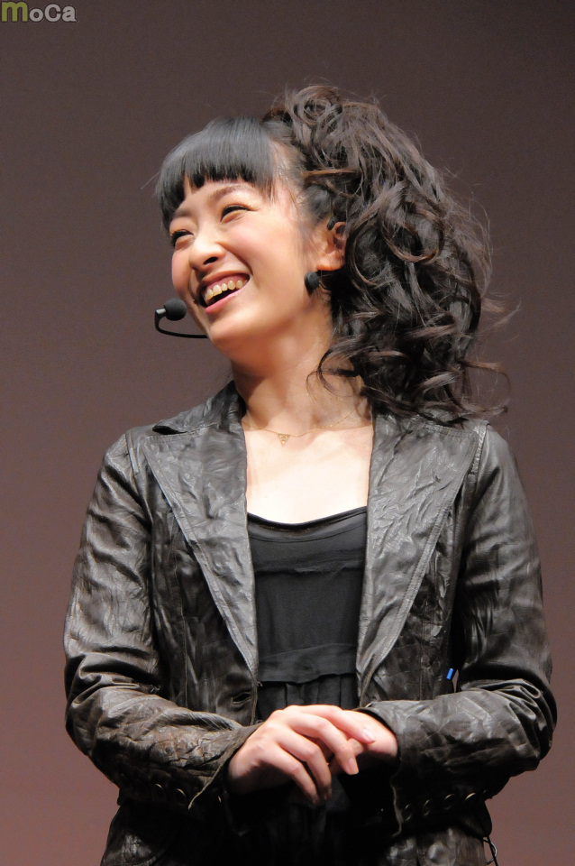 kana_ueda-121124_a08