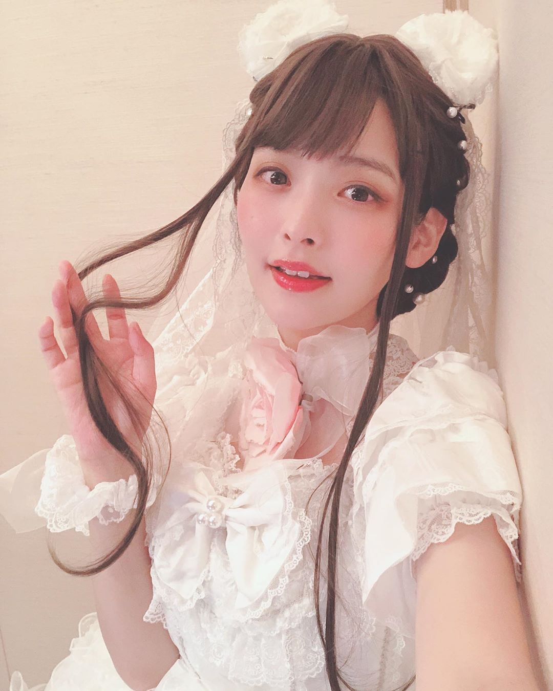 上坂すみれ 純白ロリータドレスを着たすみぺ 声優メモ帳 上坂すみれ 純白ロリータドレスを着たすみぺ 声優メモ帳