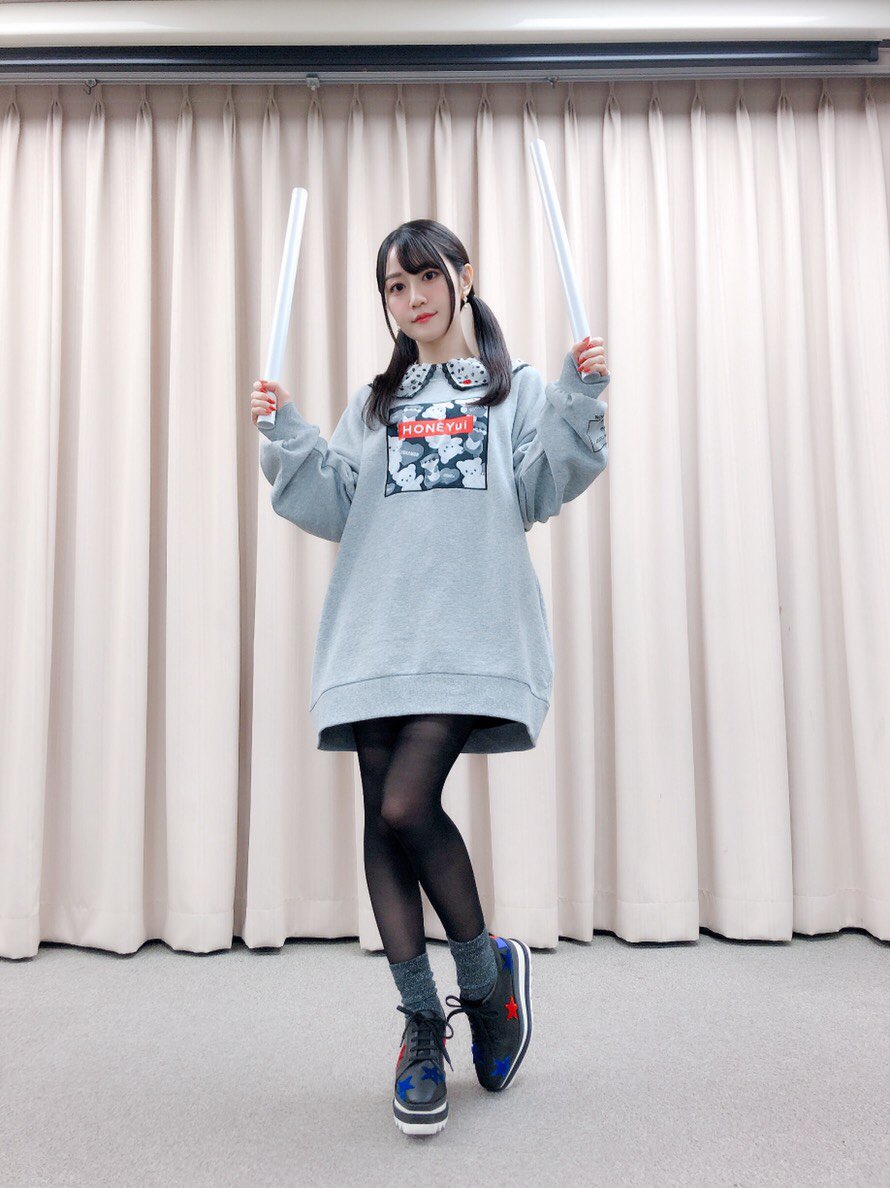 小倉唯 ツインテール Honeyuiスウェット 黒タイツ姿で新曲リリースイベント出演 声優メモ帳