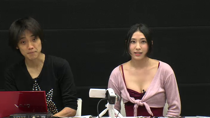 小見川千明 ニコ生番組で例の特技 人の背中で腹筋 を披露 Xperiaを使ってオラキオ体操クラブとb級インド映画を撮影 声優メモ帳