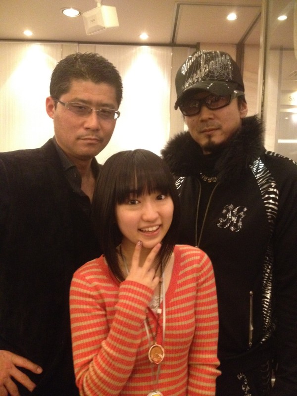 悠木碧 小山剛志 黒田崇矢両氏との3ショット これは 声優メモ帳 悠木碧 小山剛志 黒田崇矢両氏との3ショット これは 声優メモ帳