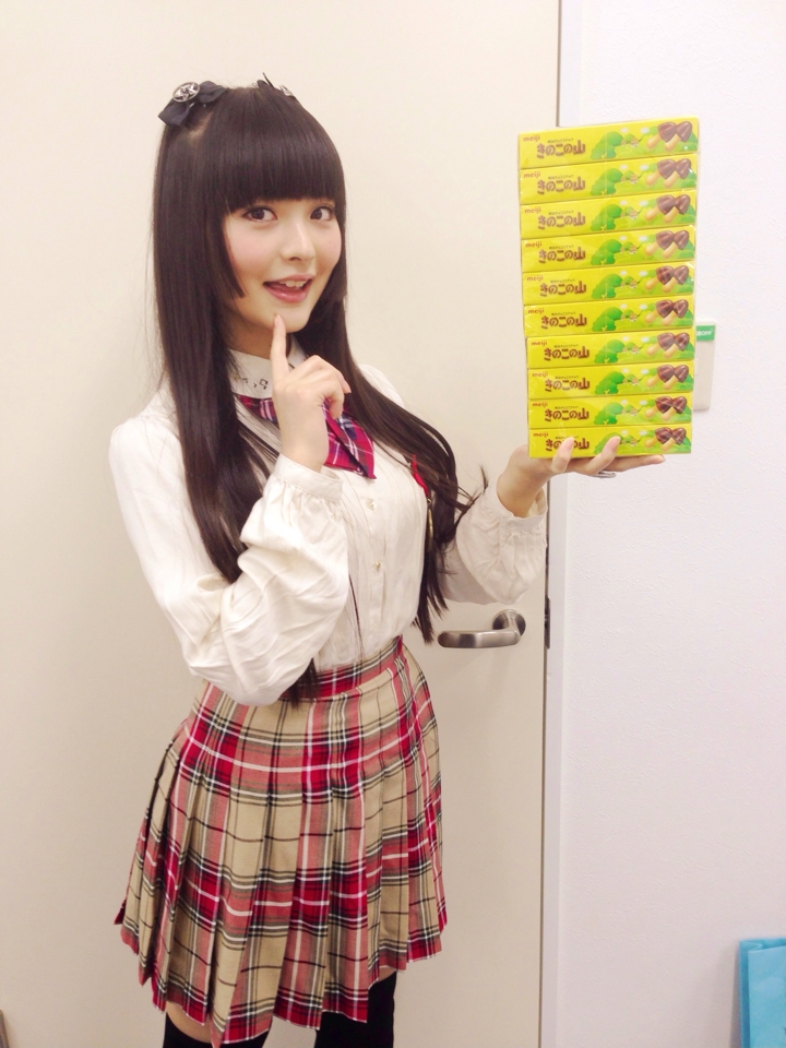 上坂すみれ きのこの山 愛を語るラジオ番組が6 1からスタート 小松未可子がゲスト出演 声優メモ帳