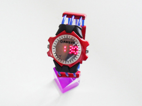500x_999_pre-order_watch2