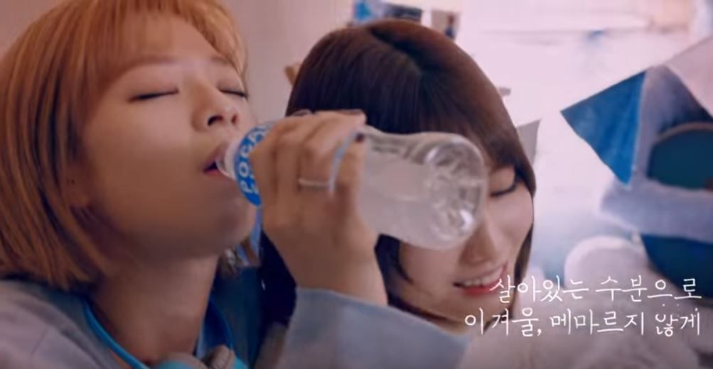 海外 冬でもポカリを飲む 大好評 Twiceのポカリスエットcm冬編に海外も絶賛 海外の反応 世界の憂鬱 海外 韓国の反応 海外 冬でもポカリを飲む 大好評 Twiceのポカリスエットcm冬編に海外も絶賛 海外の反応 世界の憂鬱 海外 韓国の反応