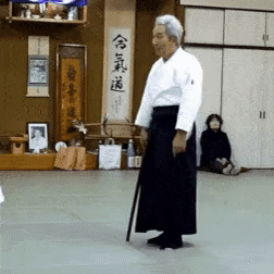 4-ezgif.com-video-to-gif-converter (3)