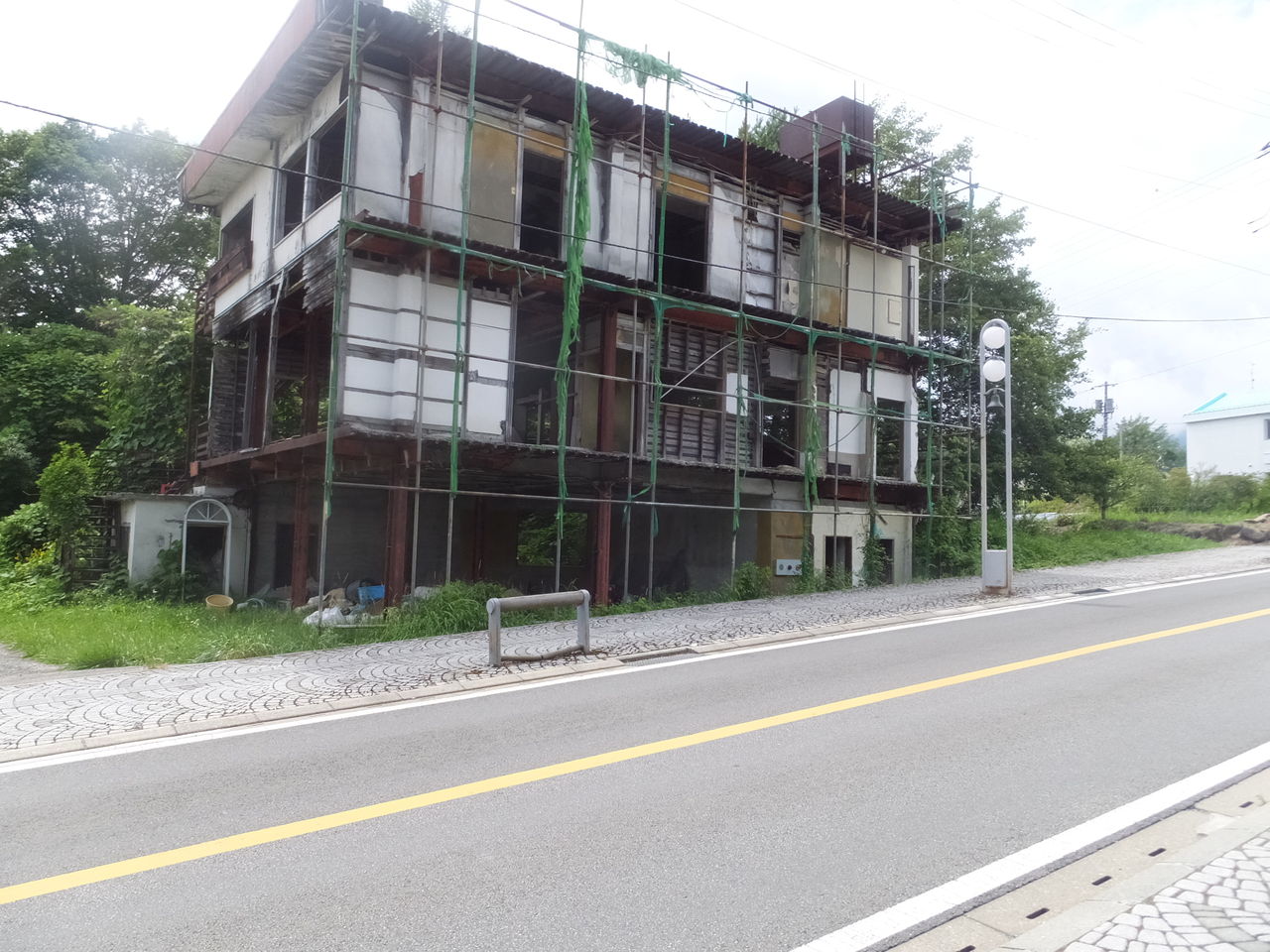 提言 危険な建物を除去するために 廃屋税を課そう 購入時に撤去費用の積立を義務付けよう 井上貴至の 地域づくりは楽しい