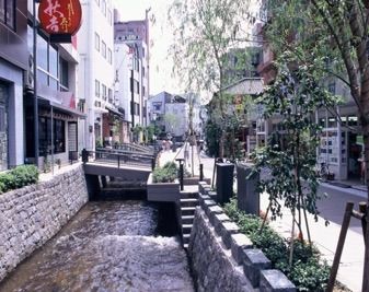 69269186_380073662887623_8966348678327435264_n