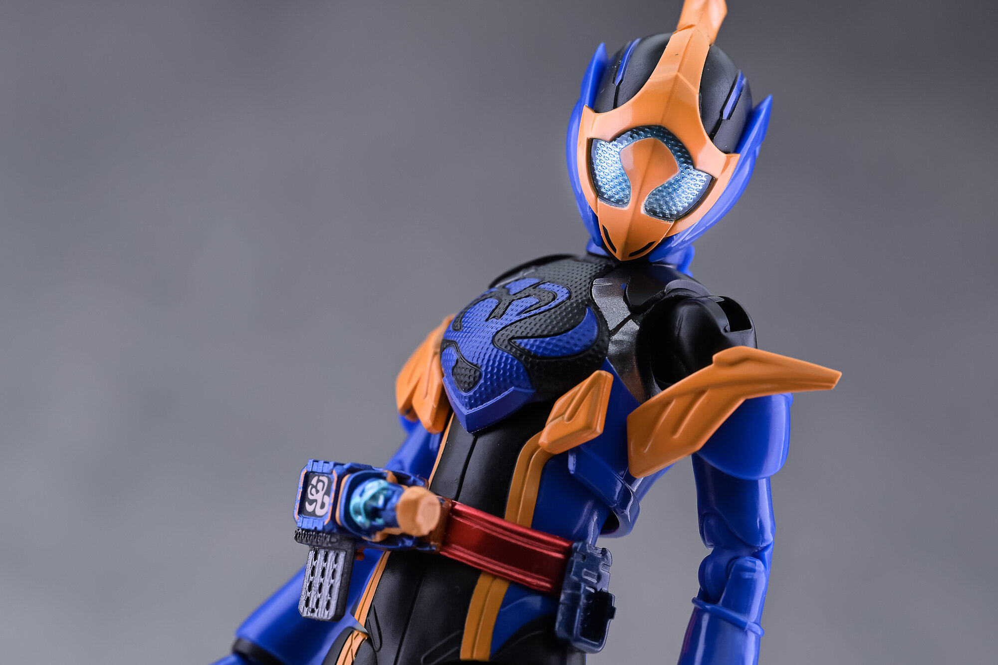 【セット売り】s.h.figuarts仮面ライダーライブ&ジャンヌ セット 仮面ライダーリバイス』無敵の末っ子・五十嵐さくらが変身する仮面