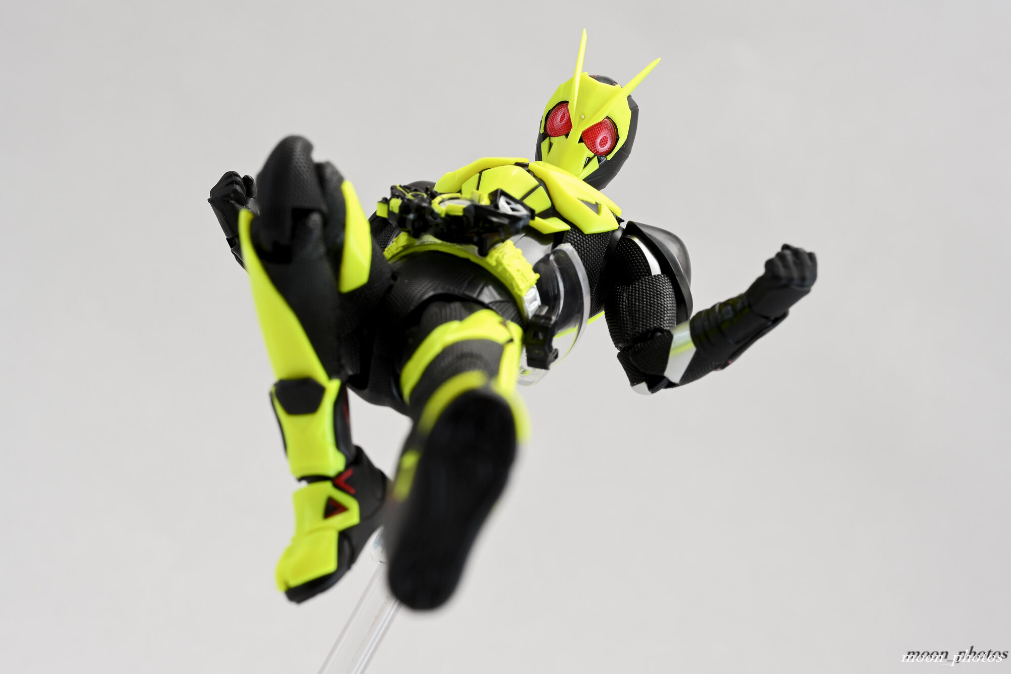 レビュー】S.H.Figuarts 仮面ライダーゼロワン ライジングホッパー