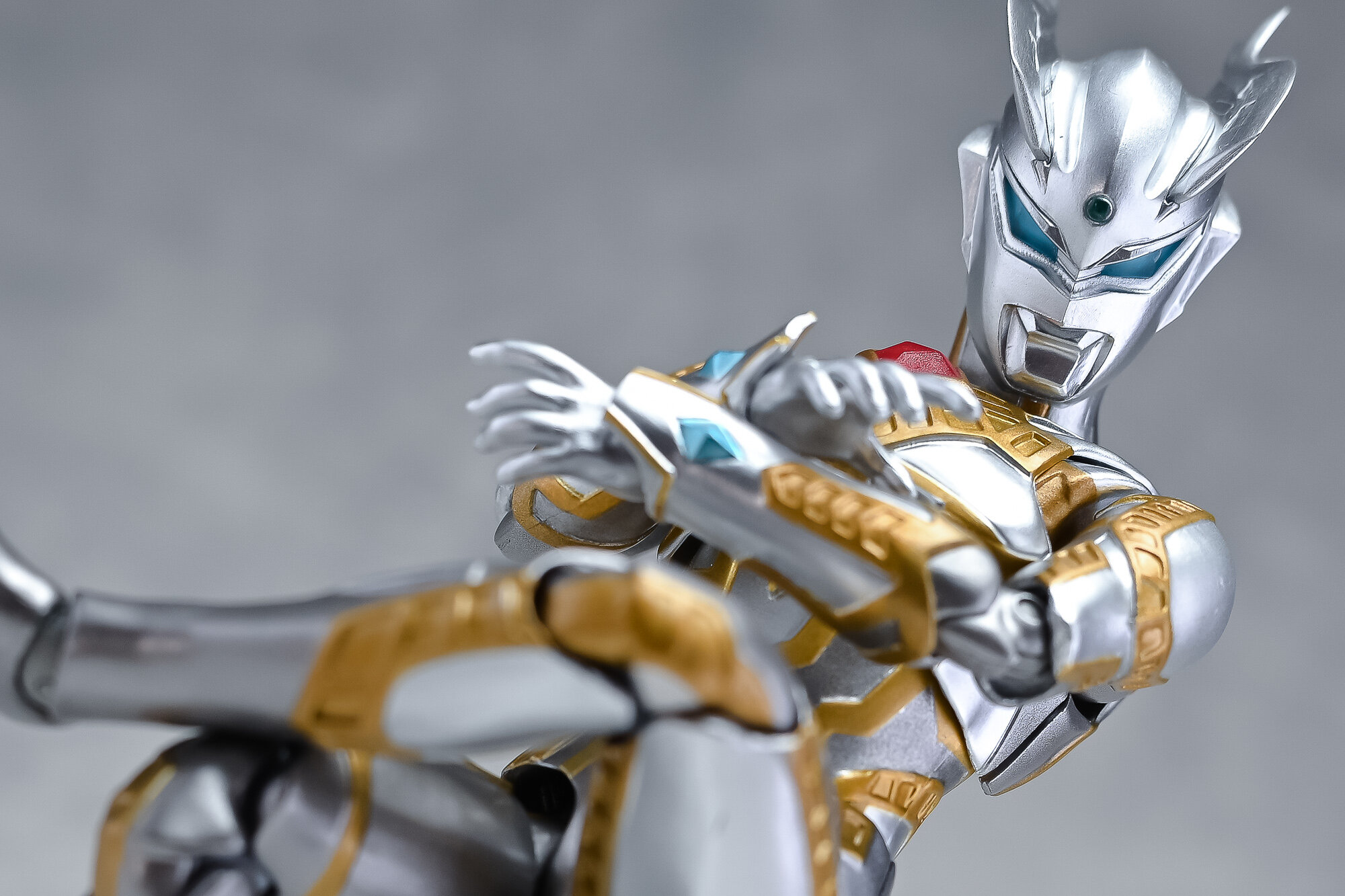 s.h.figuartsウルティメイトシャイニングゼロ S.H.Figuarts ウルティメイトシャイニングウルトラマンゼロ