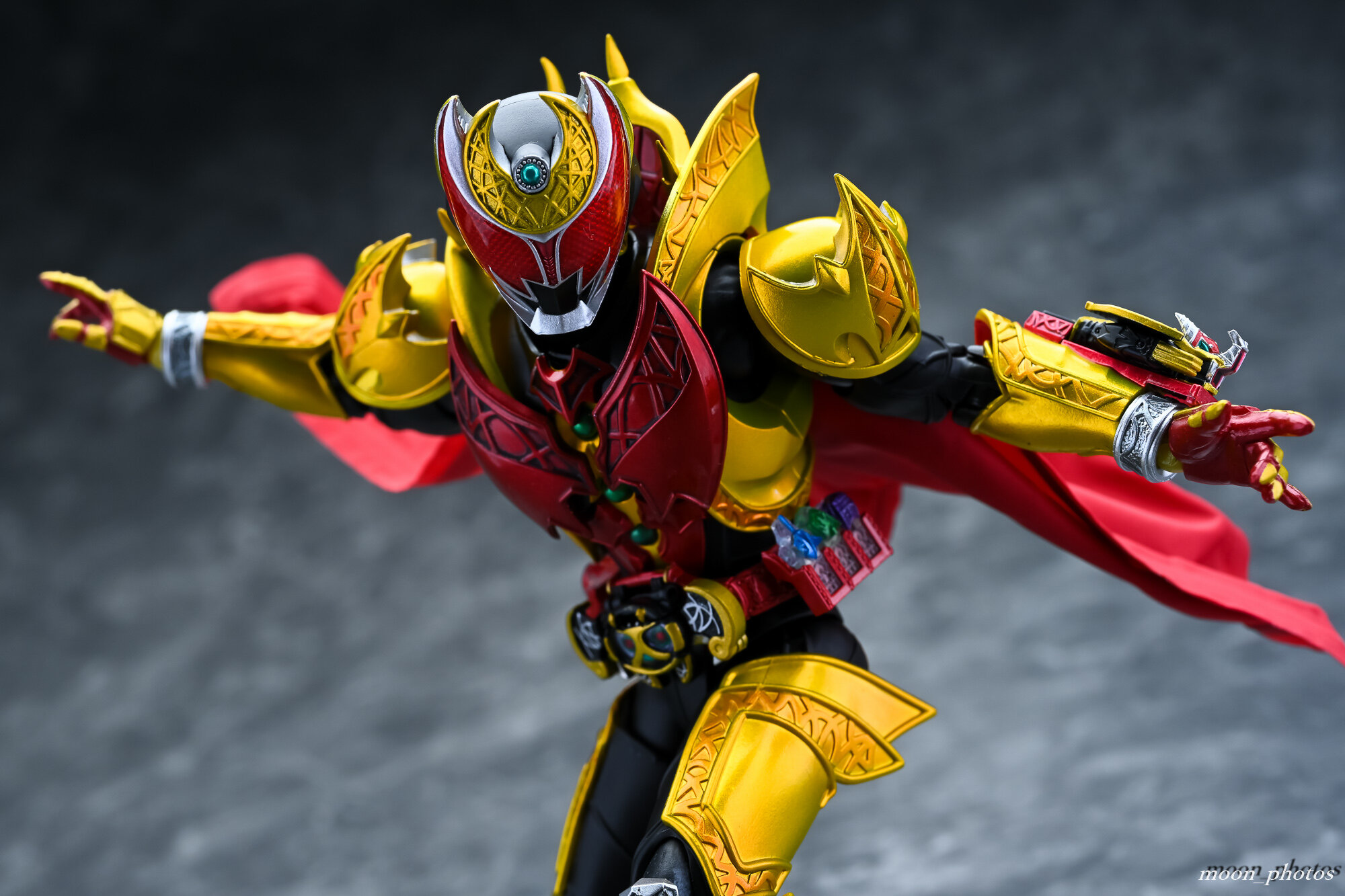 定番100%新品】 仮面ライダー キバ エンペラーフォーム 真骨彫製法