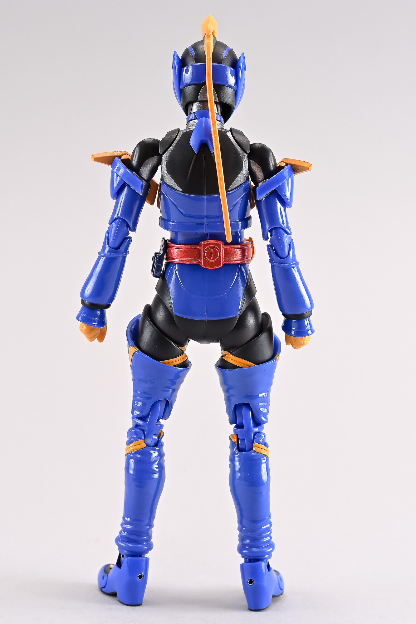 S.H. フィギュアーツ　仮面ライダージャンヌ　コブラゲノム&ラブコフクジャク Amazon.co.jp: 【フィギュア】 S.H.フィギュアーツ 仮面ライダー
