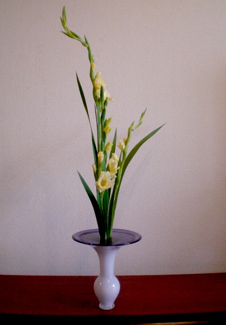 雪華と うふふ 池坊いけばな 一種生けで さわやかに 雪華と うふふ 池坊いけばな 一種生けで さわやかに