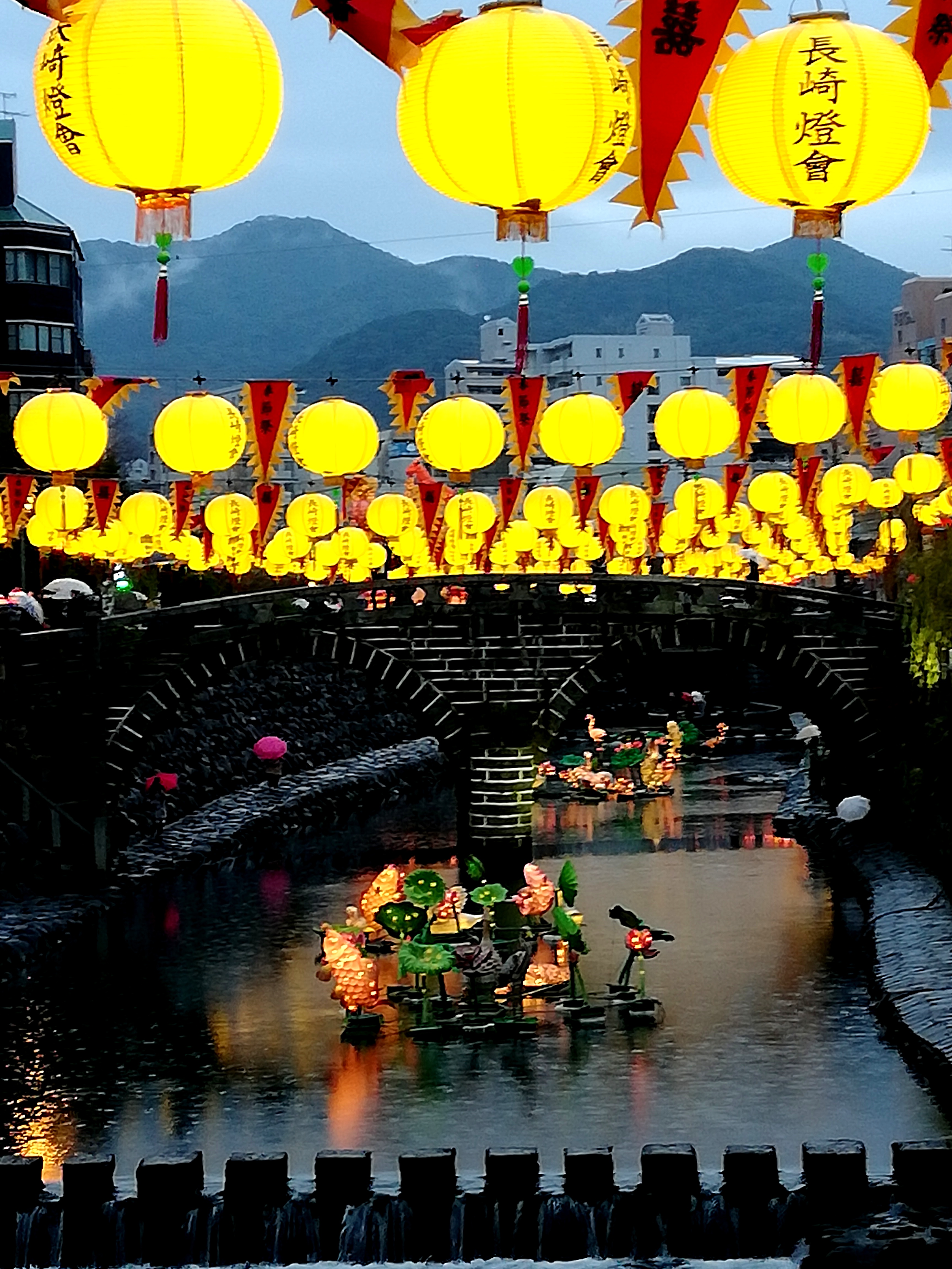 雪華と うふふ 池坊いけばな 長崎のランタンフェスティバル