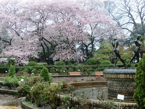 里見公園ブロンズ像