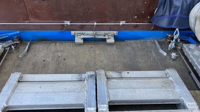 4ナン積載車考座 7 アルミブリッジガイド 固定装置 ヒストリックカーライフ 4ナン積載車考座 7 アルミブリッジガイド 固定装置 ヒストリックカーライフ