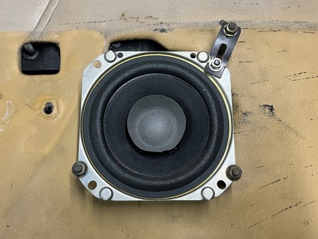 wk272_restore_door_inner_panel_L2_OH4_speaker