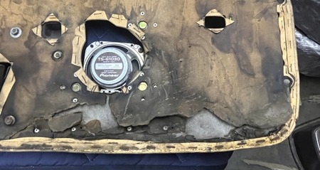 wk273_check_door_inner_panel_R_under_side_NG