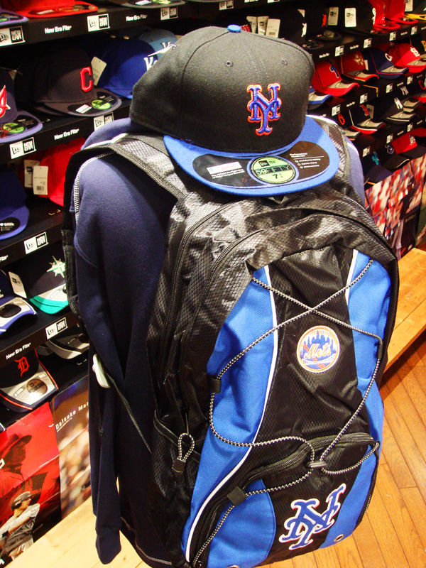 スポーツの秋 Mlb メジャー Nfl アメフト のオシャレで機能性も抜群なバッグが入荷致しました Mlb メジャー Nba バスケ Nfl アメフト Nhl ホッケー Npb 日本プロ野球 グッズ販売 セレクション 大阪店のショップブログ