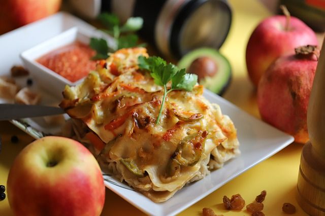 メシウマ嫁 同窓会で遅くなる 俺 やったー カップラーメンが食える 嫁 夕飯は作ってあるから 俺 接待と嘘をついて外食したら 結婚総研