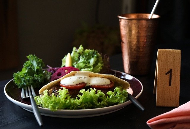 メシウマ嫁と結婚した友人 料理がおしゃれすぎてリコンしたい 俺 大変だな 吉野家入ろう 友人 美味い 泣 美味い 泣 俺 結果 結婚総研