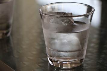 水