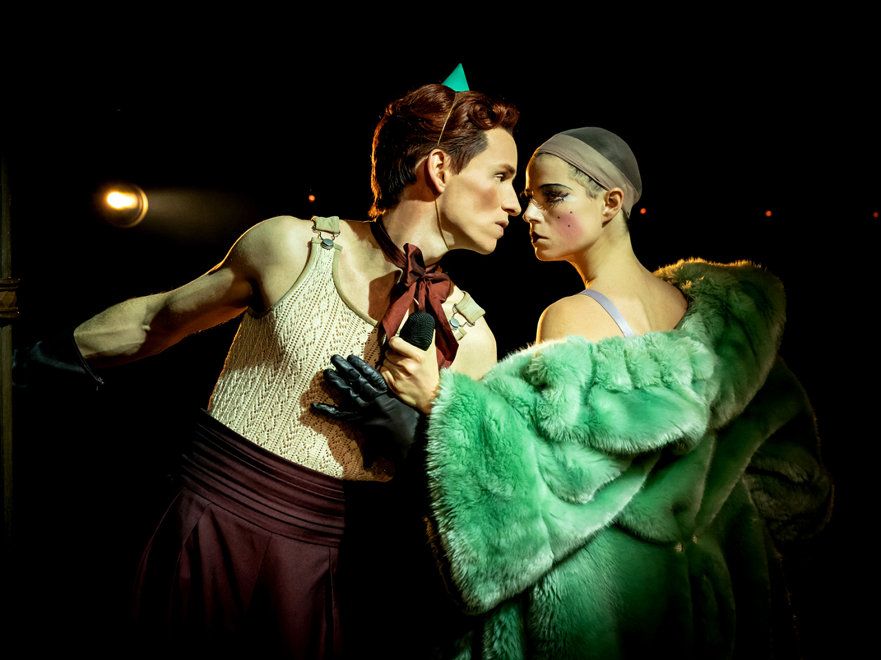 ロンドン キャバレー 開幕 大幅延長発表に すみれ咲く国へようこそ Livedoor版