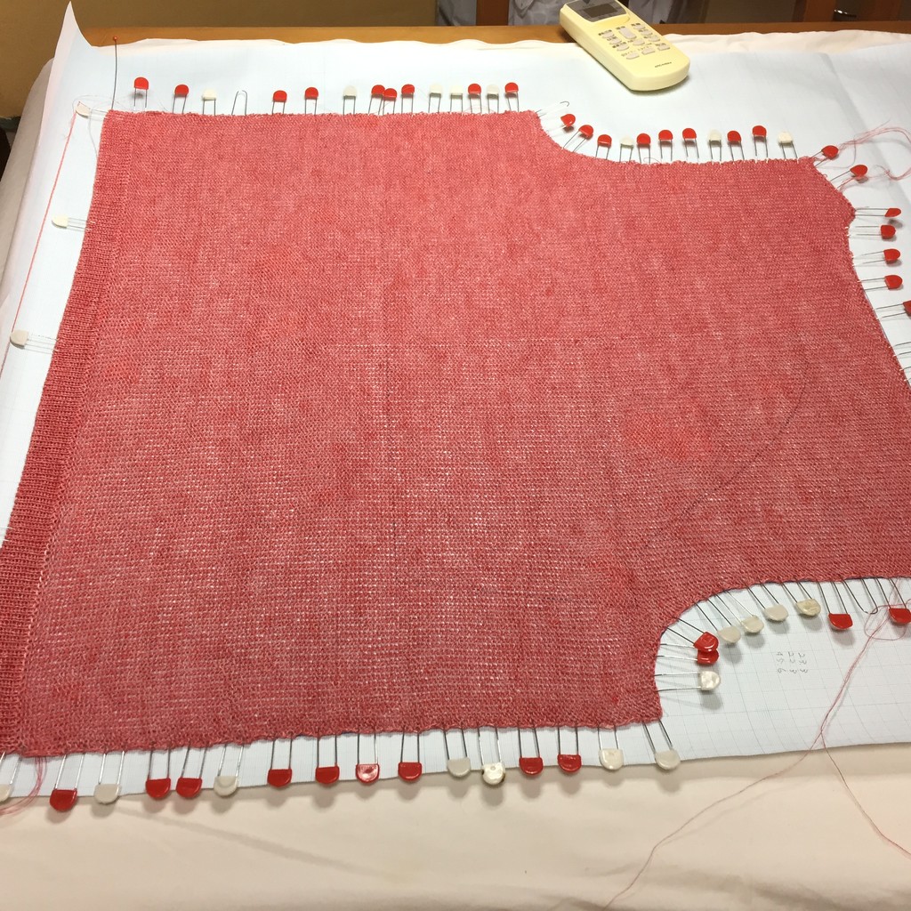 斜行する糸、編んでみた : ゆきたんの一人ぽっちで編み物日記