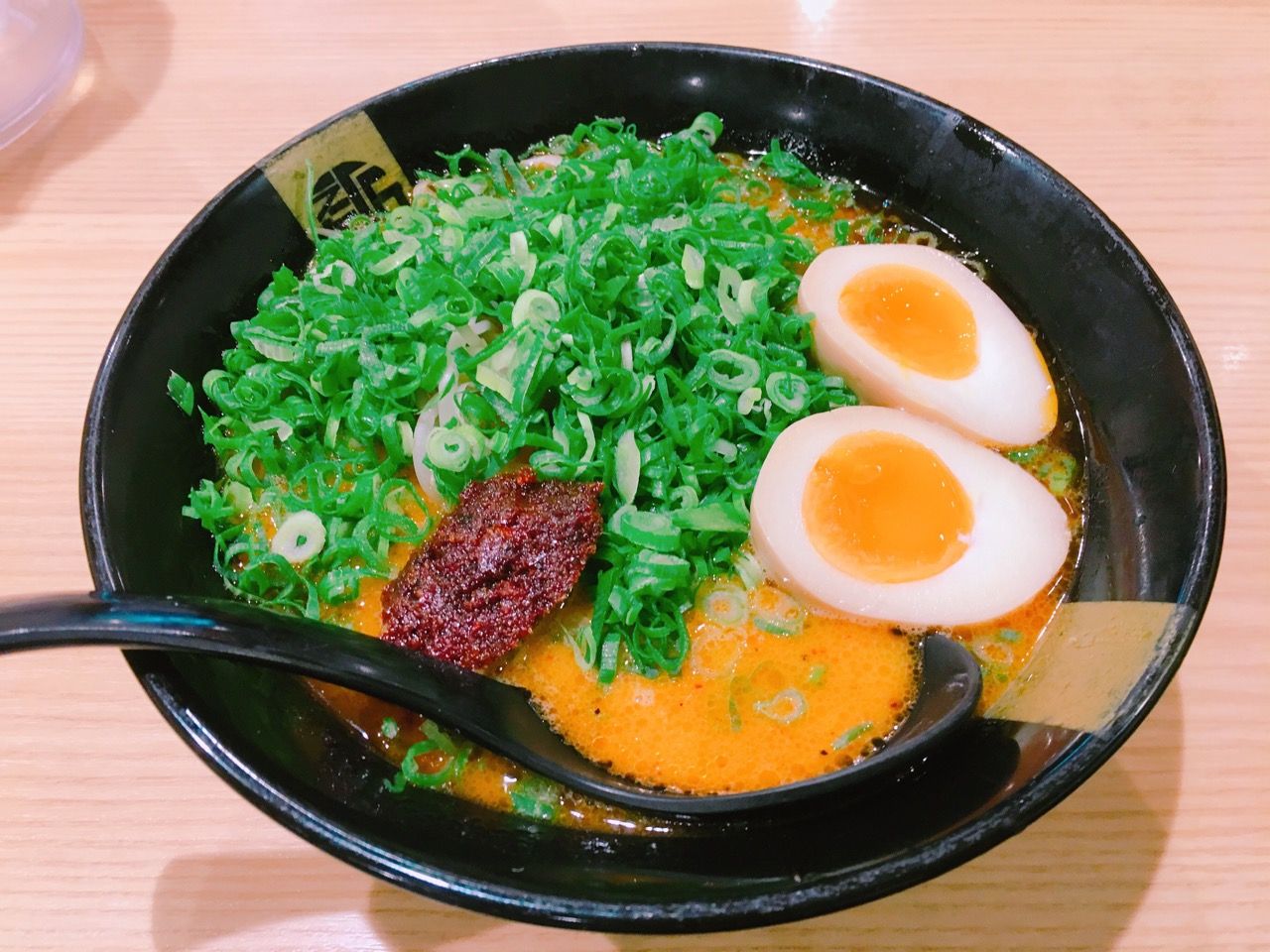福山市『ラーメン匠 深津本店』赤とんこつしぼり2辛で汗だくだく