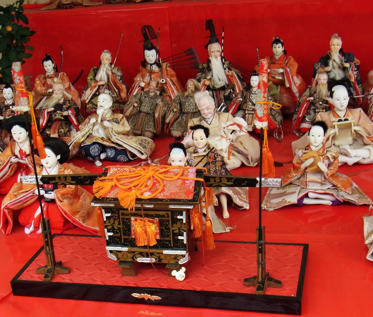 東京さるく(20) すさのお神社の雛飾り「御駕籠・牛車」 : 先代さるく