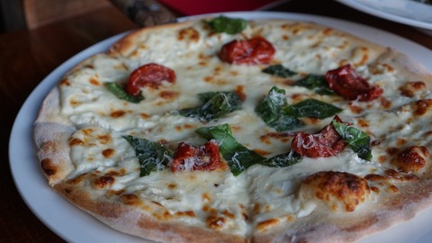 pizza-972782_1920