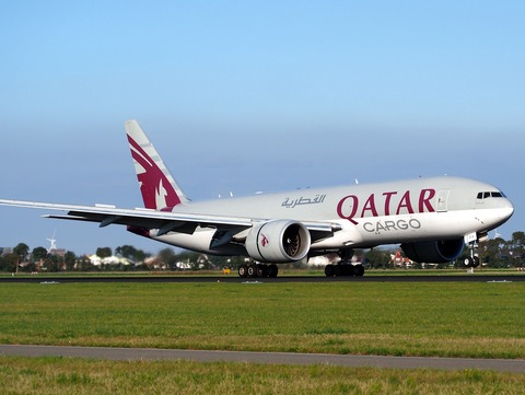 qatar-airways-867776_1920