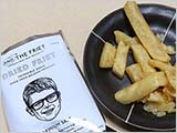 ポテトフライと野菜ジュースと