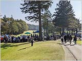 秋の日のゴルフ観戦