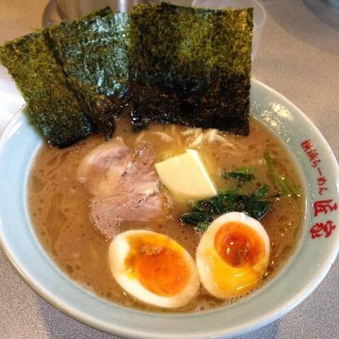 【画像】なんかこういう普通のラーメン出す店減ったよね？