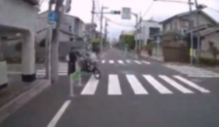 【ママチャリ逆走おばさん】ママチャリ乗ってる人の歩行者と車は道を譲れ！って感覚はどこから来てるのかしら