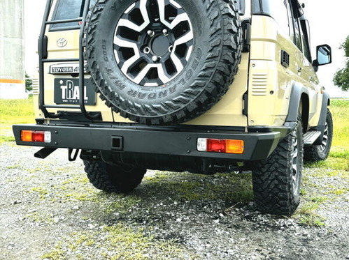 GDJ76W_RearbumperwithhitchL3