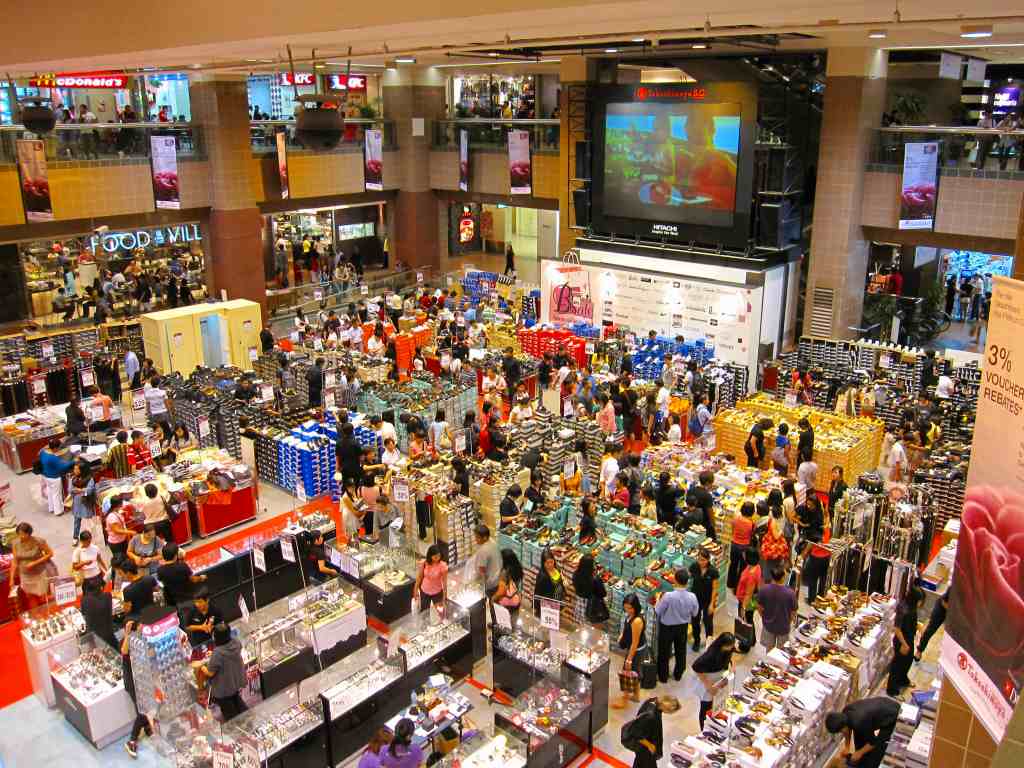 バーゲン開催中 高島屋 お星様のなんでも探検